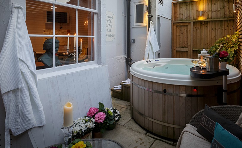 Hot tub at Harington's Hotel